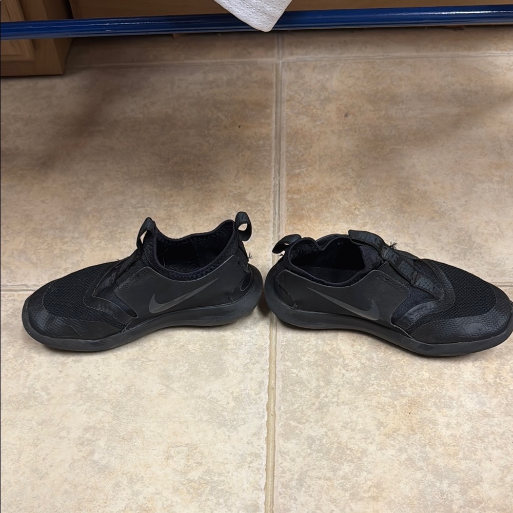 Nike Kids Black Sneakers
